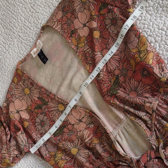 Beach Riot Size Medium Glitter Floral Wrap Swim Cover - Picture 7 of 12